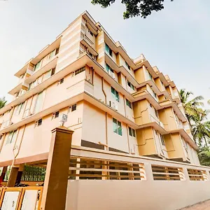 *** Guest house Oyo 78090 Meadow Homes India